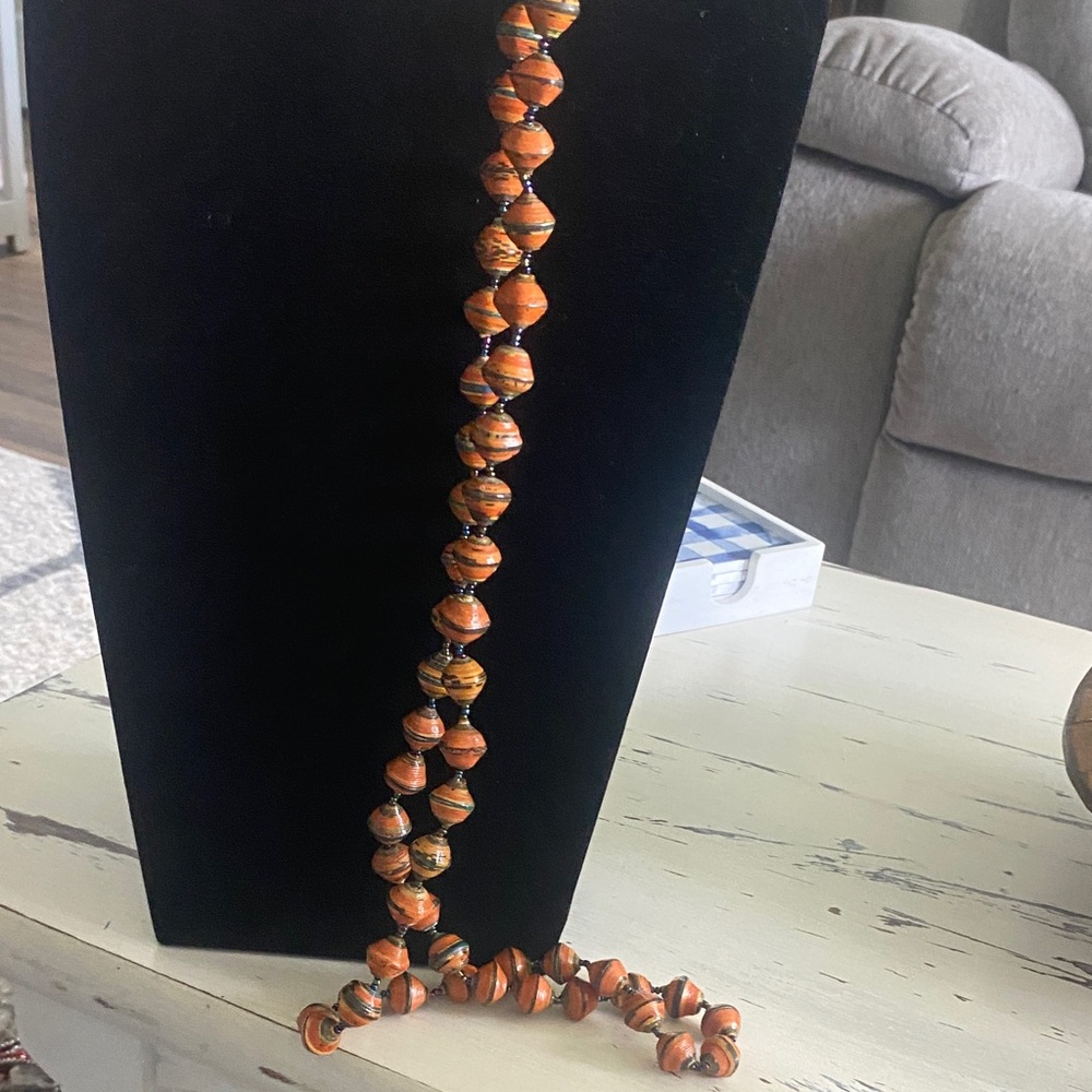 Vintage Orange Beaded Necklace - Picture 5 of 5